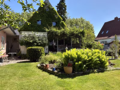 Idyllisches Einfamilienhaus - Garten (85751)