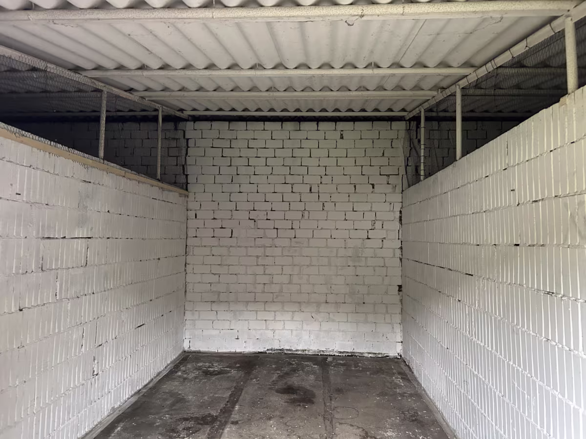 freie Beispielgarage