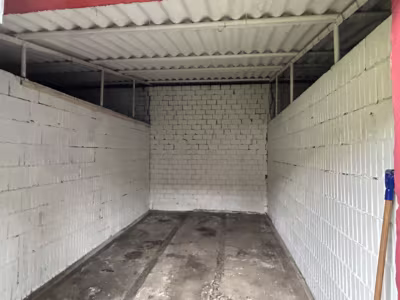 Garagenhof mit 21 Garagen & Optimierungs-Potenzial - Beispielgarage (85268)