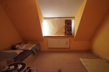 Solides Einfamilienhaus auf großem Grundstück - Schlafzimmer DG (37188)