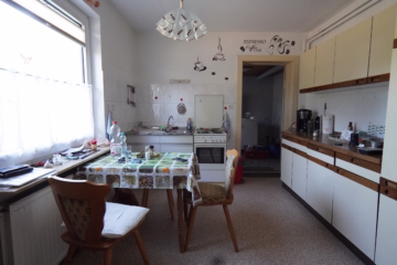 Solides Einfamilienhaus auf großem Grundstück - Küche (37191)