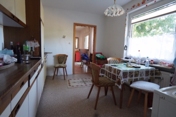 Solides Einfamilienhaus auf großem Grundstück - Küche (37192)