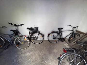 Mal eben runter zum Markt – 4 Zimmer & 2 Balkone - Fahrradhäuschen (50011)