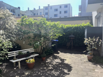 Mal eben runter zum Markt – 4 Zimmer & 2 Balkone - Hinterhof / Terrasse (50012)