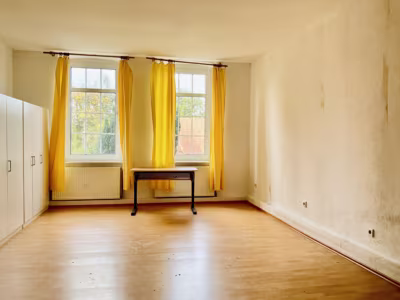 Einmalig: 3 Gebäude auf rd. 7.000 m² Grundstück - Haus 1 DG - Raum 3 (93251)