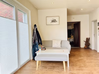 Einmalig: 3 Gebäude auf rd. 7.000 m² Grundstück - Haus 3 - Eingang (93258)
