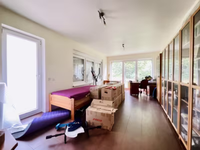 Einmalig: 3 Gebäude auf rd. 7.000 m² Grundstück - Haus 3 - Raum 3 (93268)
