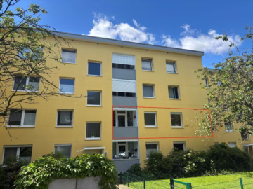 4-Zimmer-ETW in Mitte, 2 Balkone & Blick ins Grüne - Frontansicht (77573)