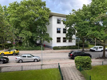 4-Zimmer-ETW in Mitte, 2 Balkone & Blick ins Grüne - Ausblick Balkon an Küche (77582)