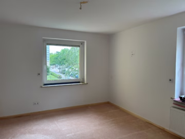 4-Zimmer-ETW in Mitte, 2 Balkone & Blick ins Grüne - Zimmer über Eck zur Straße (77587)