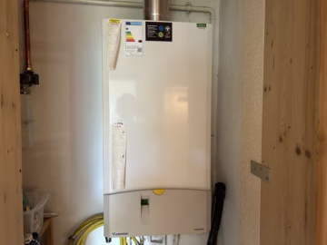 4-Zimmer-ETW in Mitte, 2 Balkone & Blick ins Grüne - Gasheizung Wohnung (77592)