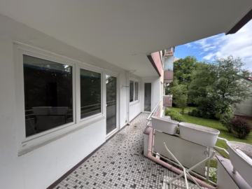4-Zimmer-ETW in Mitte, 2 Balkone & Blick ins Grüne - Loggia Gartenseite (77593)