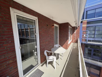 ETW mit Fahrstuhl & 2 Loggien im Hochschulquartier - Loggia an Küche und Wohnzimmer (70483)