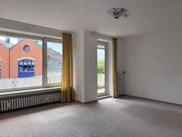 ETW mit Fahrstuhl & 2 Loggien im Hochschulquartier - Wohnzimmer (70480)