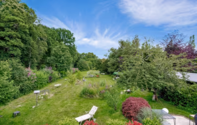 Maritimes Wohnglück am Sahlenburger Küstenwald - Blick in den Garten (78429)