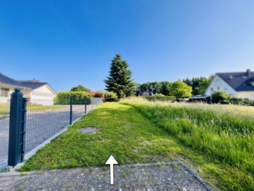 Seltene Gelegenheit: Bauplatz in gefragter Lage - Zufahrt zum Grundstück (44273)