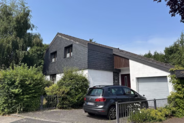 Ein Zuhause für die große Familie - Straßenansicht (77089)