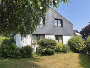 Ein Zuhause für die große Familie - Frontansicht (77092)