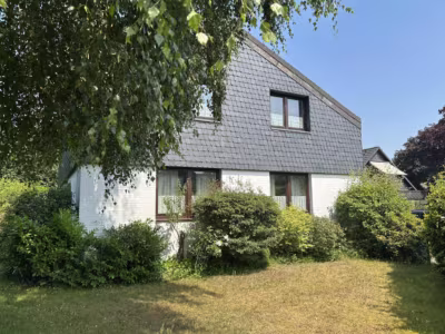 Ein Zuhause für die große Familie - Frontansicht (80377)
