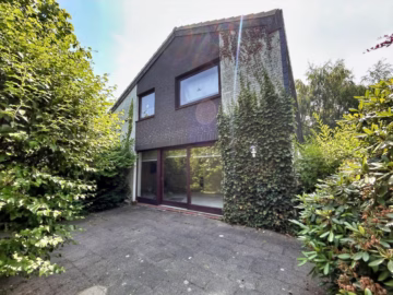 Ein Zuhause für die große Familie - Terrassenansicht (77093)