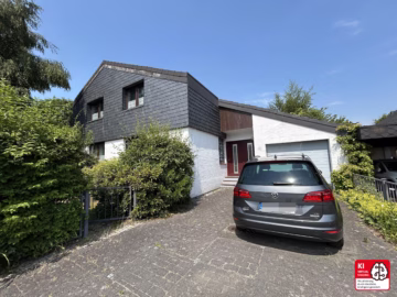 Ein Zuhause für die große Familie - KI-bearbeitet - Straßenansicht (77090)