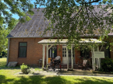 Historischer Resthof in idyllischer Lage - Überdachter Eingang Whg. 4 (46623)