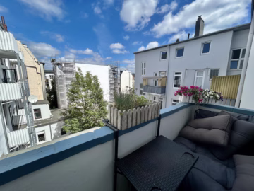 Altbaucharme in gepflegter Wohnanlage - Balkon (76440)