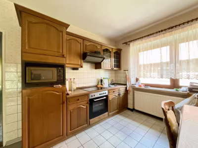 Familienhaus in schöner ländlicher Lage - Küche (79854)
