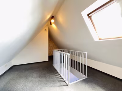 Familienhaus in schöner ländlicher Lage - Zimmer im Dachboden (79863)
