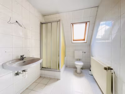 Familienhaus in schöner ländlicher Lage - DG Duschbad (79867)