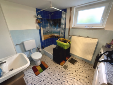 Familienhaus in ruhiger Lage zu verkaufen - Waschküche im KG (43652)