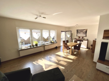 Familienhaus in ruhiger Lage zu verkaufen - Wohnzimmer (43641)