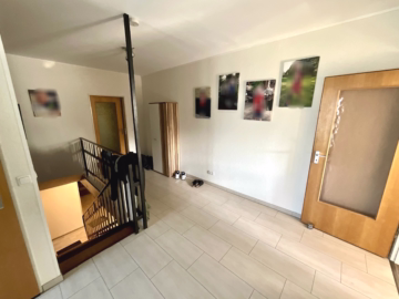 Familienhaus in ruhiger Lage zu verkaufen - Flur EG (43649)