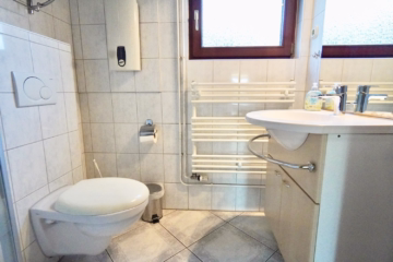 Doppelhaus im Feriengebiet „Achtern Diek“ - Badezimmer DHH 1 (41612)