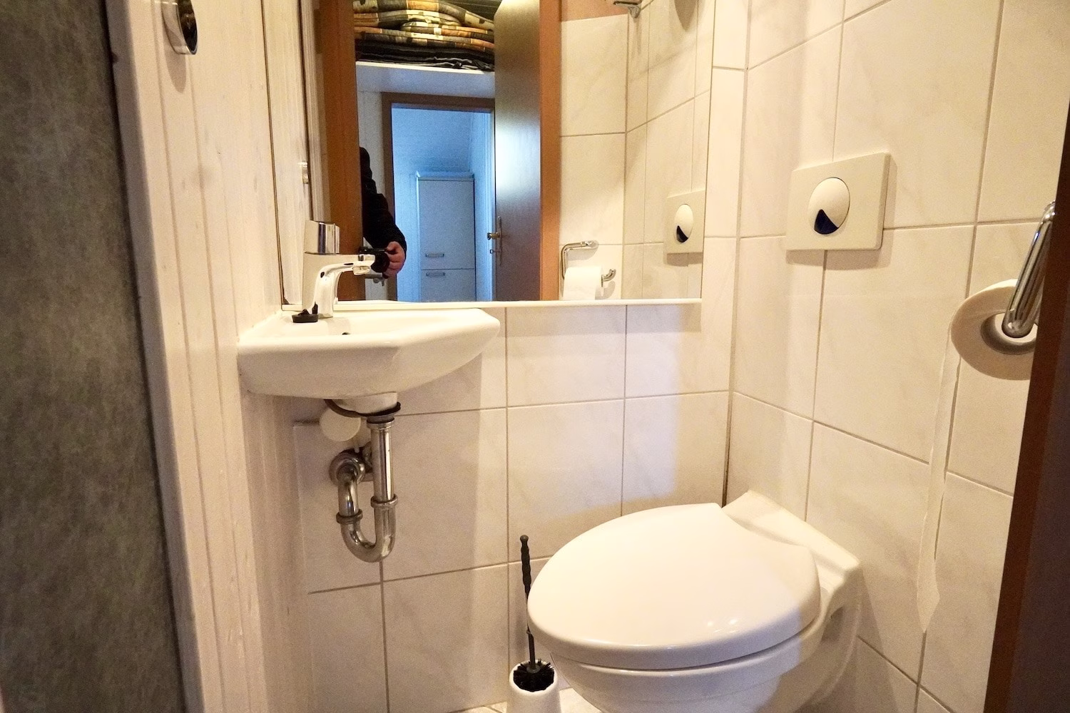 WC DHH 1