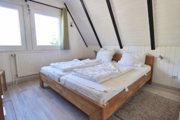 Doppelhaus im Feriengebiet „Achtern Diek“ - Schlafzimmer OG (41633)