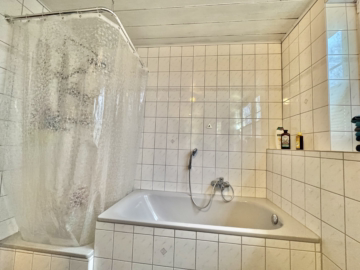 Dorum – Haus sucht Käufer - Dachgeschoss Bad (49073)