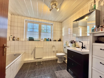 Dorum – Haus sucht Käufer - Dachgeschoss Bad (49072)