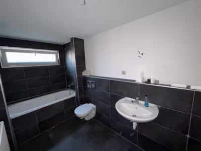 Gemütliches Häuschen in beliebter Lage - Badezimmer EG (84277)