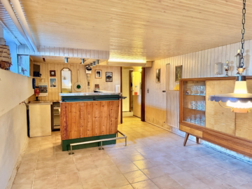 Großzügiger Bungalow in ruhiger Wohnlage - Bar Keller (37881)