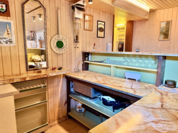 Großzügiger Bungalow in ruhiger Wohnlage - Bar Keller (37882)