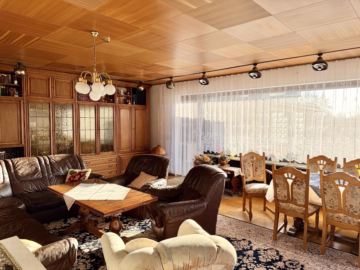 Großzügiger Bungalow in ruhiger Wohnlage - Wohnzimmer (37863)