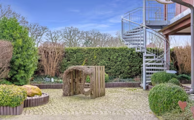 Viel Potenzial für Tagespflege o. betreutes Wohnen - Vordere Terrasse (78149)