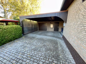 Großzügiges Wohnhaus mit Vollkeller - Doppelcarport mit Garage und Anbau (70253)