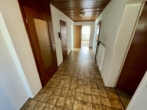 Flur DG - Großzügiges Wohnhaus mit Vollkeller