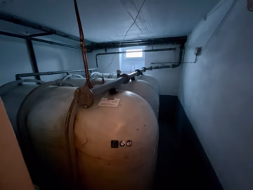 Großzügiges Wohnhaus mit Vollkeller - Öl-Tank-Raum (70279)