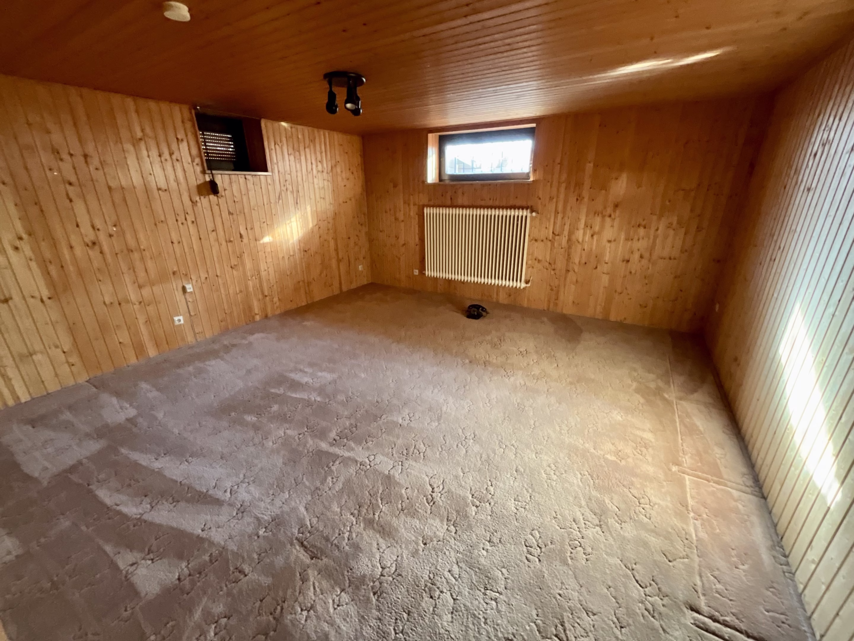 Büro KG