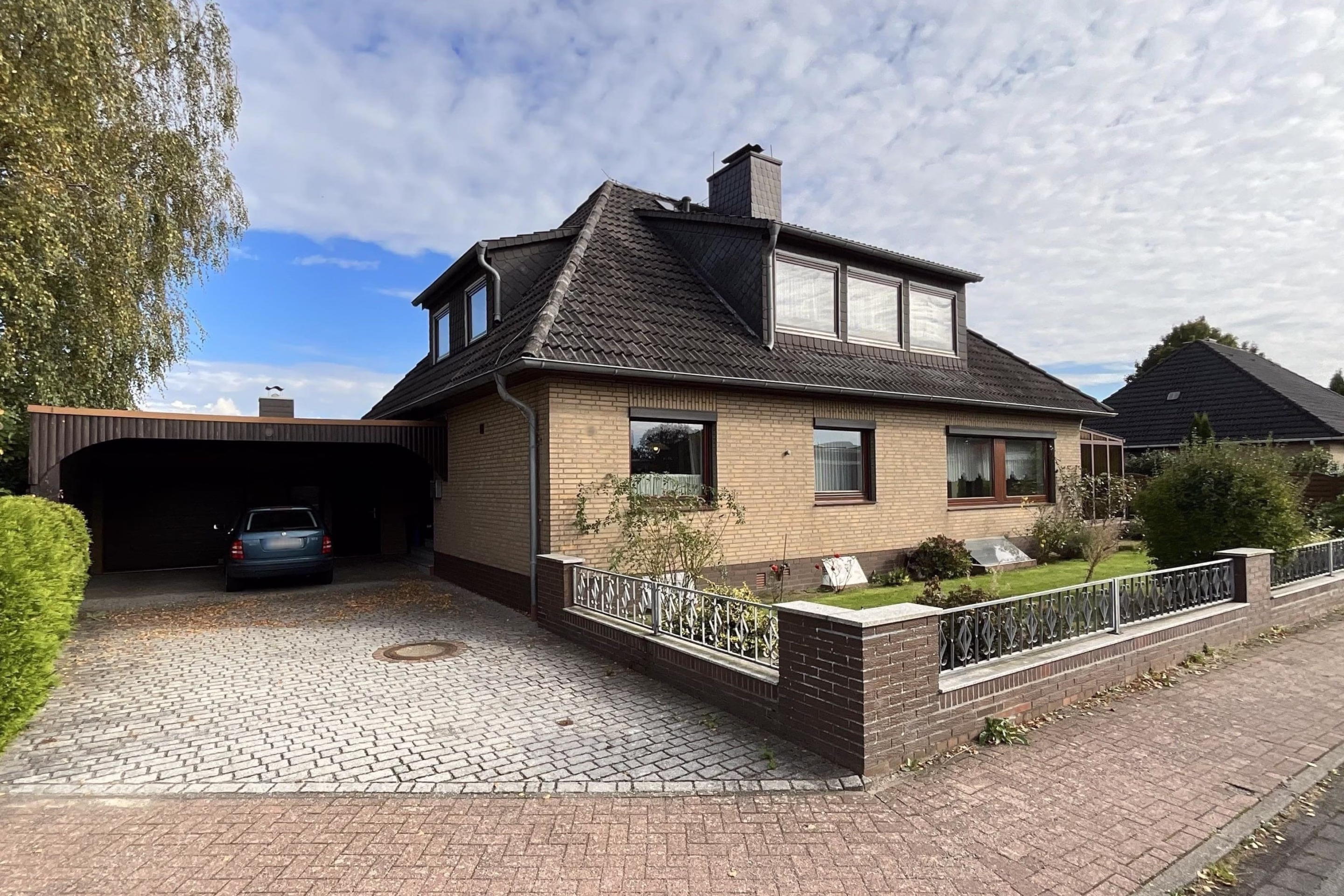 Straßenansicht