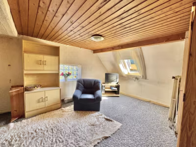 Siedlungshaus mit Anbau, 2 Garagen und 1 Carport - Dachgeschoss Raum 3 (80543)