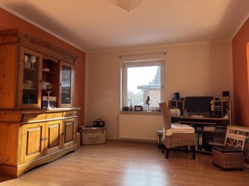 Doppelhaushälfte mit kleinem Garten – Bexhövede - Zimmer EG (45817)